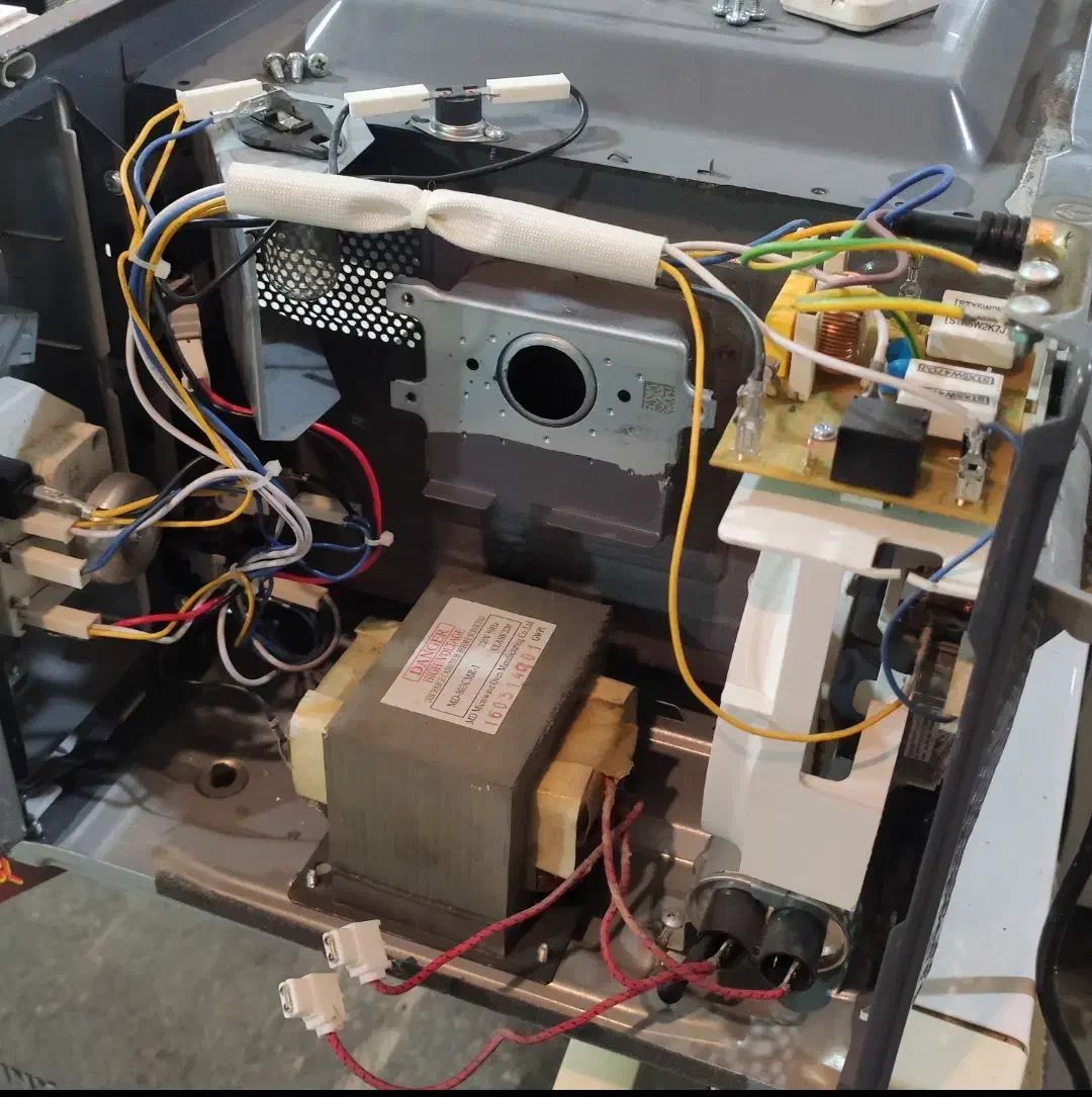 تعمیر انواع یخچال، لباسشویی، کولر و ماکروفر|خدمات پیشه و مهارت|اهواز, گلستان|دیوار