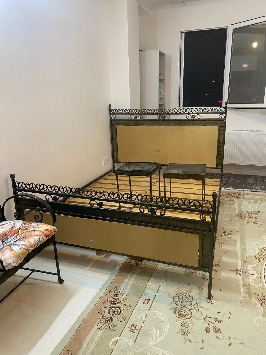 تخت فرفوژه|تخت و سرویس خواب|بجنورد, |دیوار