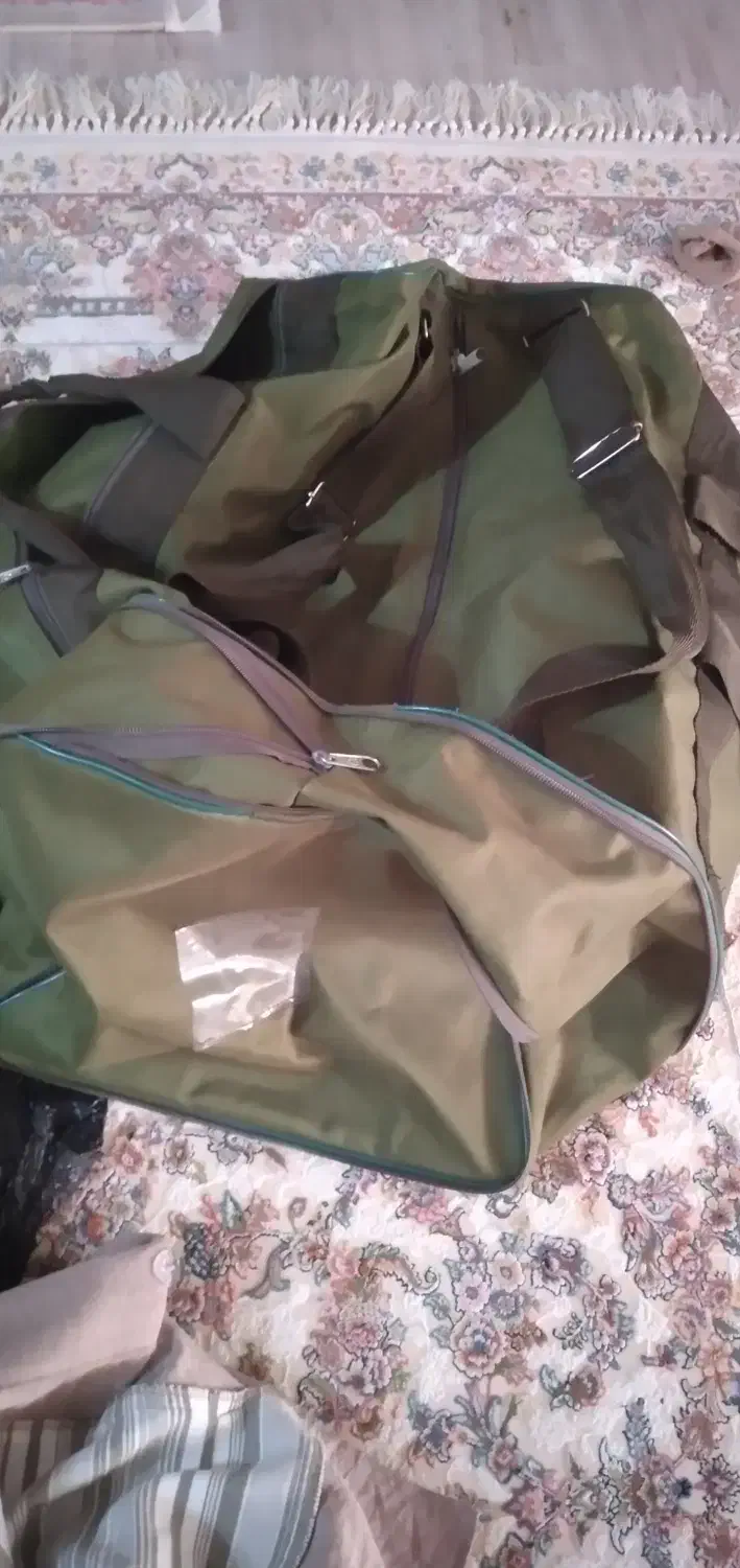 لباس سربازی|لباس|رشت, معلم|دیوار