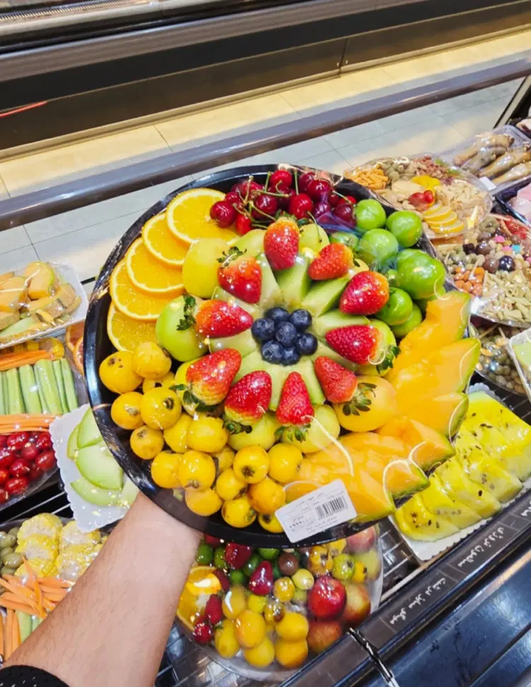 همکار خانم جهت بسته بندی و آماده سازی میوه|استخدام خدمات فروشگاه و رستوران|تهران, شهرک شریعتی|دیوار