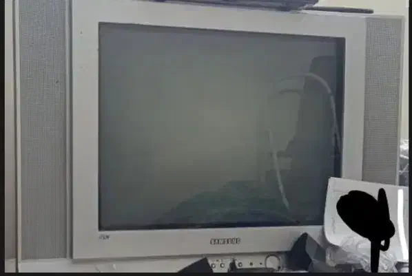 تلویزیون قدیمی کاملآ سالم (با کنترل)|تلویزیون و پروژکتور|تهران, امیریه|دیوار