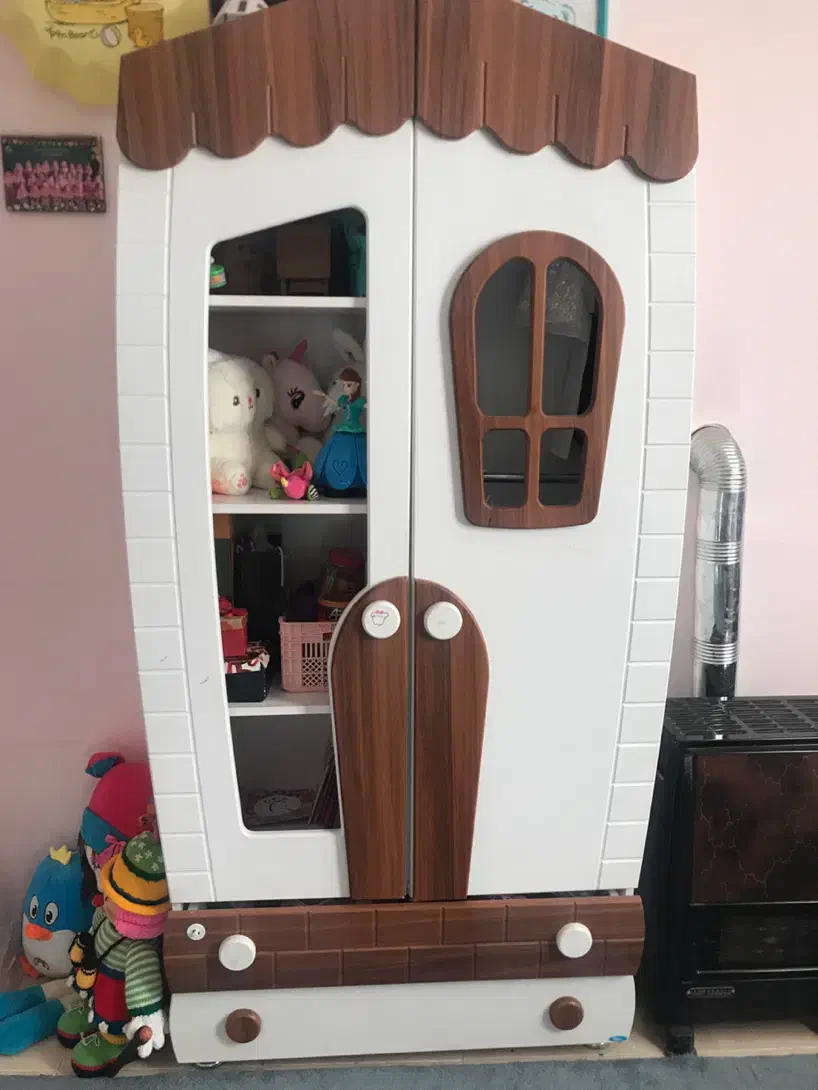 تخت و پاتختی و کمد|اسباب و اثاث بچه|کرمان, |دیوار