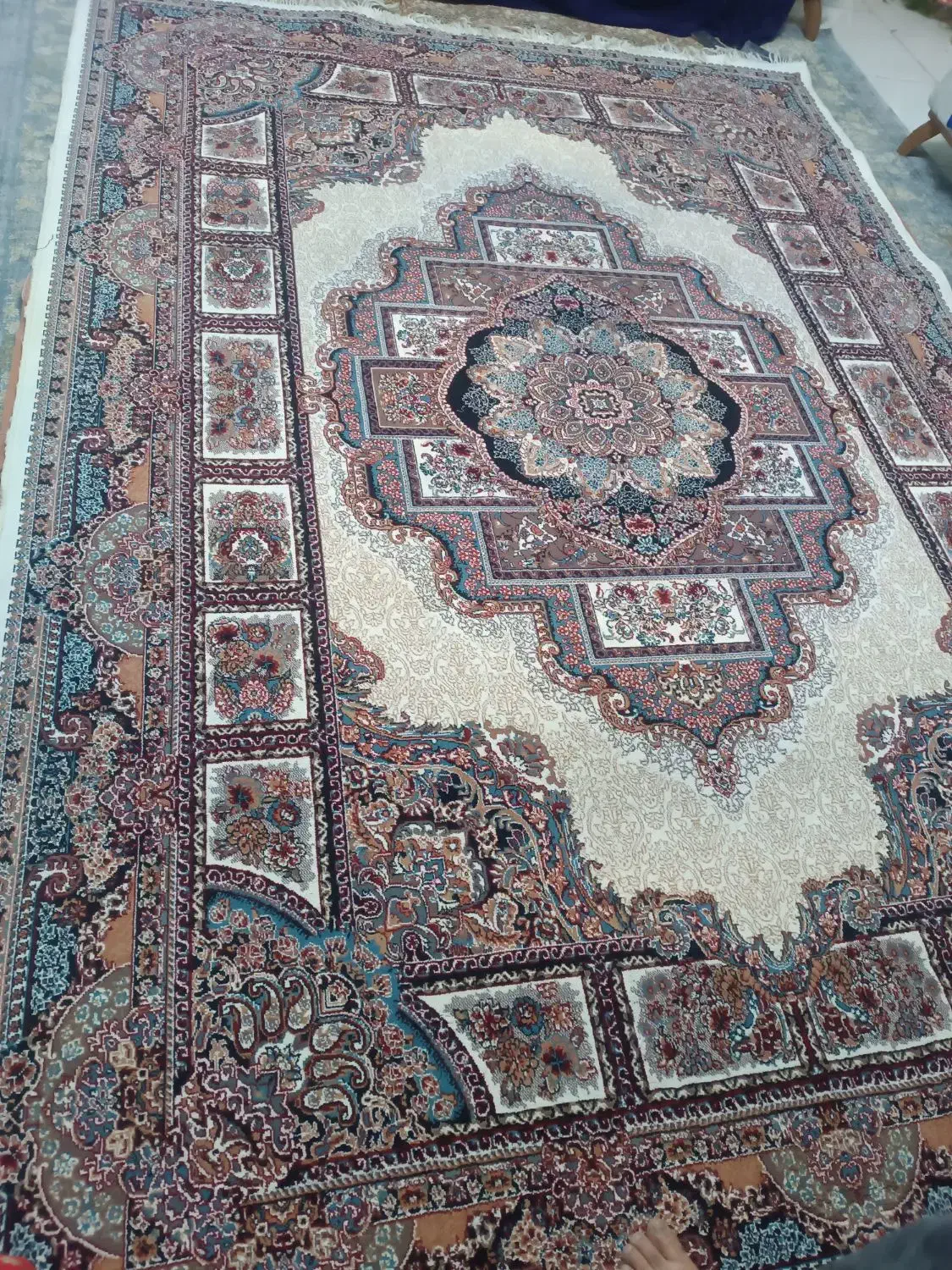 فرش۹متری|فرش|صدرا-فارس, فاز ۱|دیوار