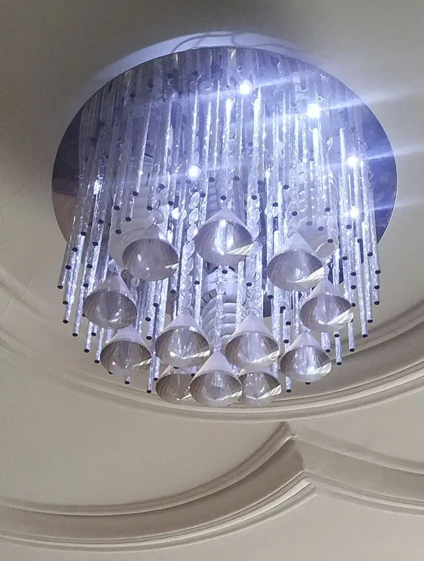 یک جفت لوستر|لوستر و چراغ آویز|همدان, |دیوار