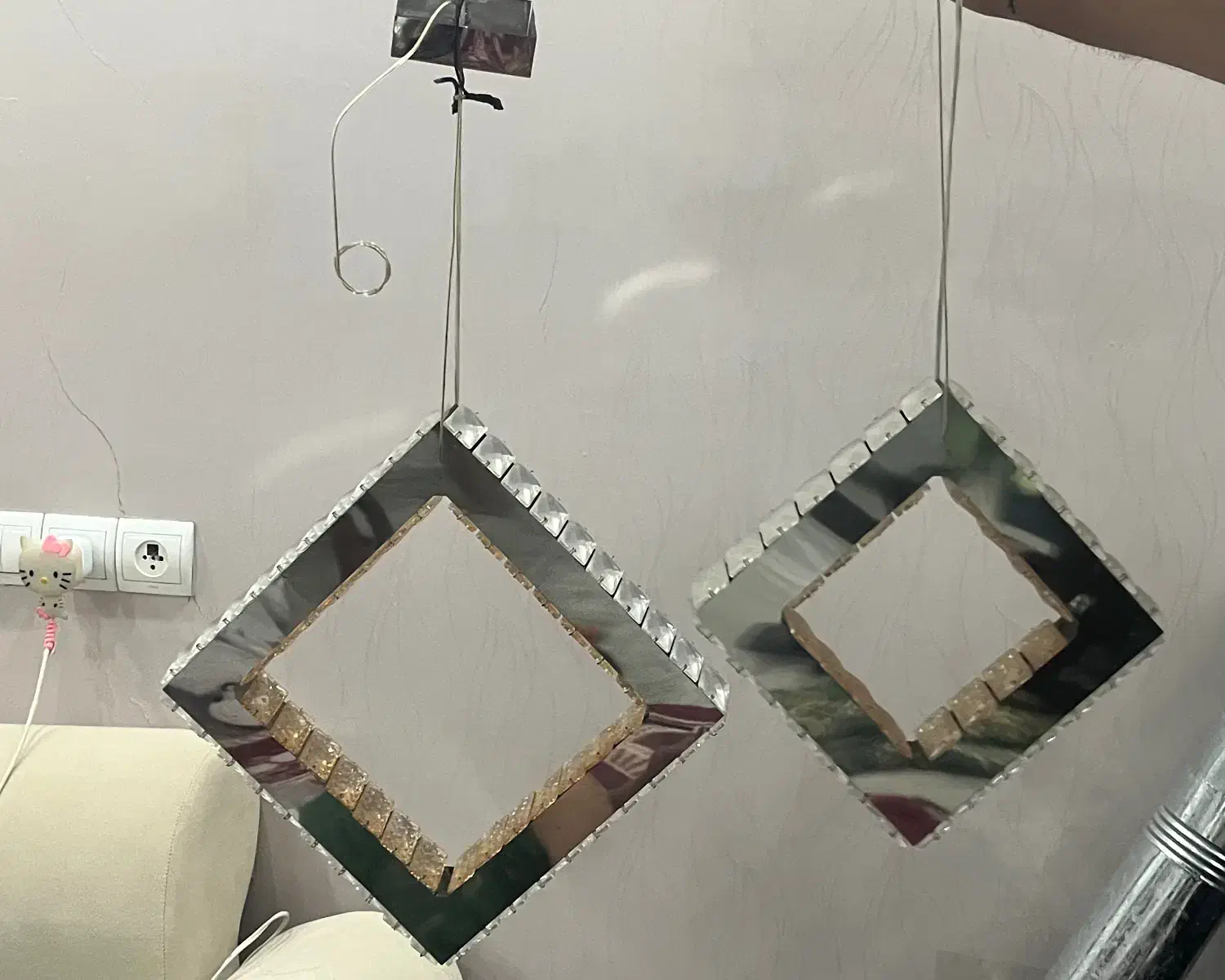 لوستر|لوستر و چراغ آویز|شیراز, کوشک میدان|دیوار