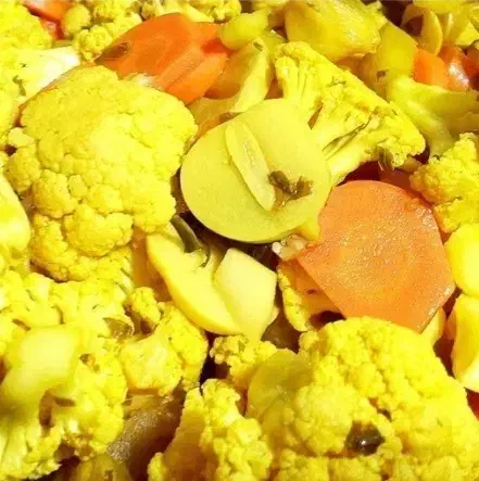 حراج ترشی گل کلم.لیته.لواشک.مربای به وسیب|حراج|میانه, |دیوار