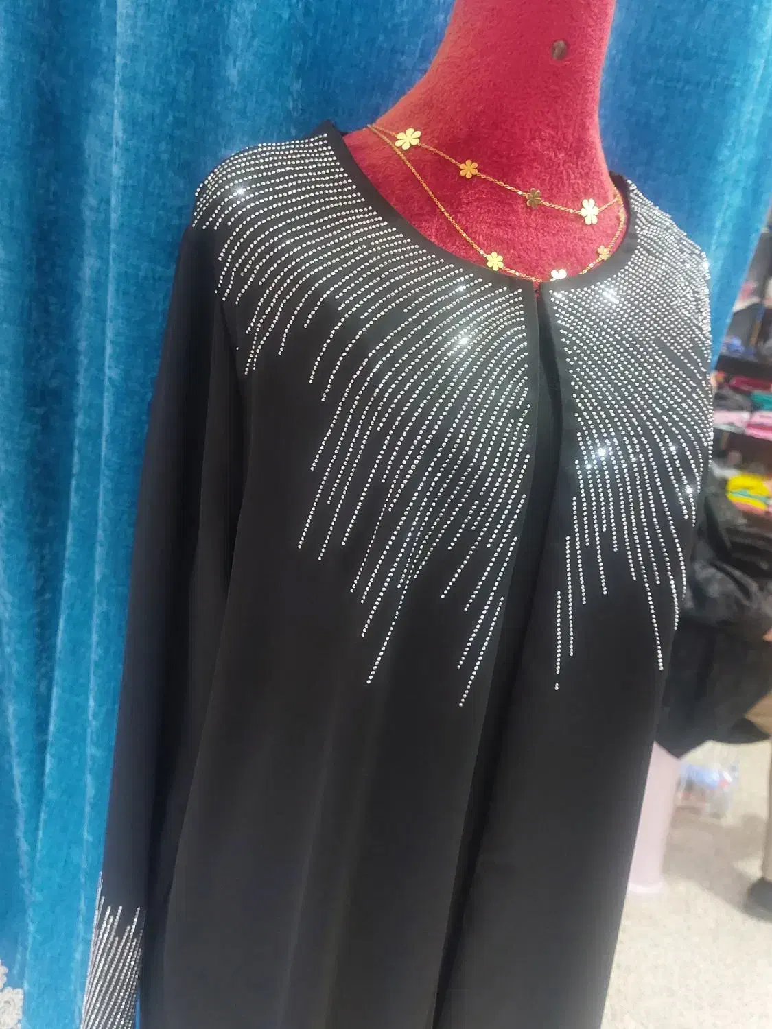 لباس دو تکه|لباس|سمیرم, |دیوار