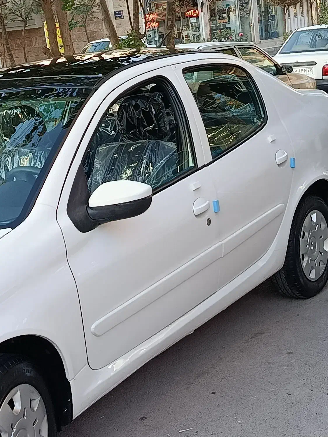 رانا پلاس+پاناروماtu5پلاس6دنده درحد خشک1402|خودرو سواری و وانت|قم, علی آباد|دیوار