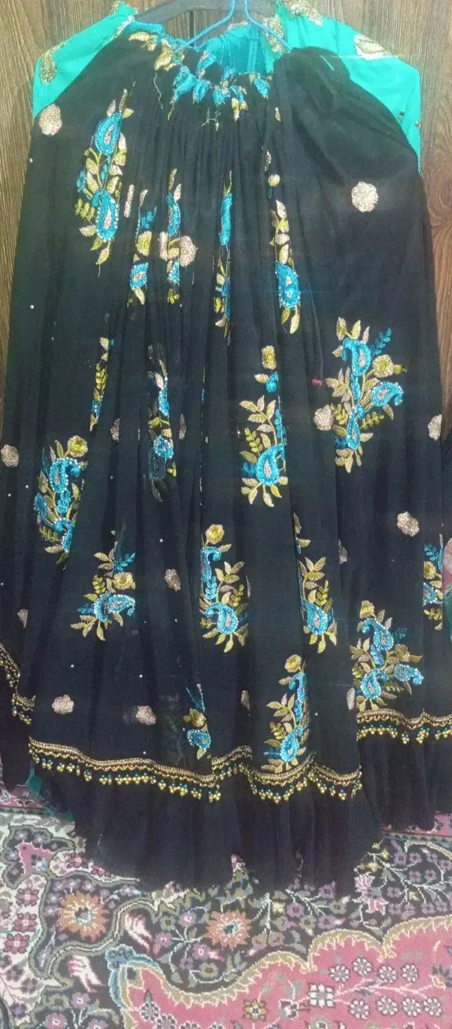 لباس ها نو هست معاوضه هم دارم|لباس|یاسوج, |دیوار