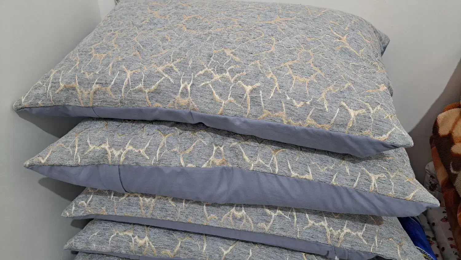 ۱۲ عدد بالشت پر|رختخواب، بالش، پتو|سرپل ذهاب, |دیوار