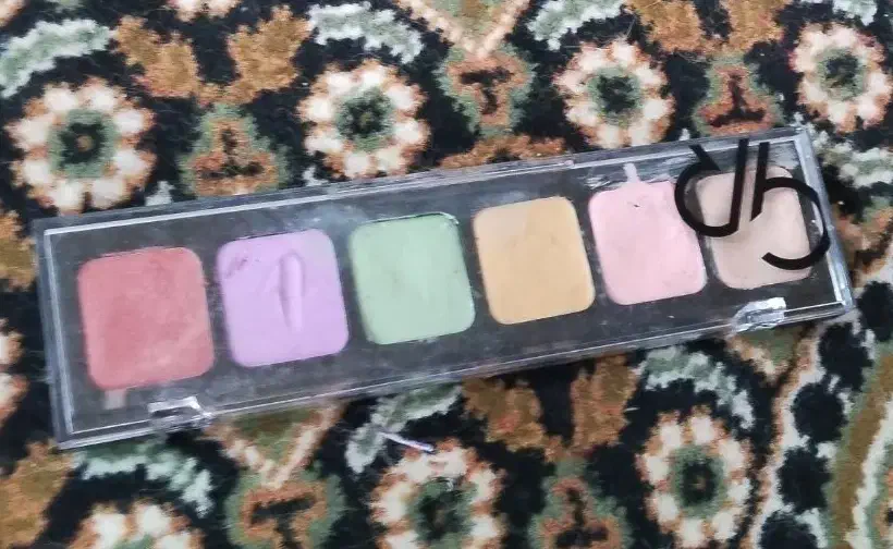 پالت ۶رنگ|آرایشی، بهداشتی، درمانی|سلماس, |دیوار