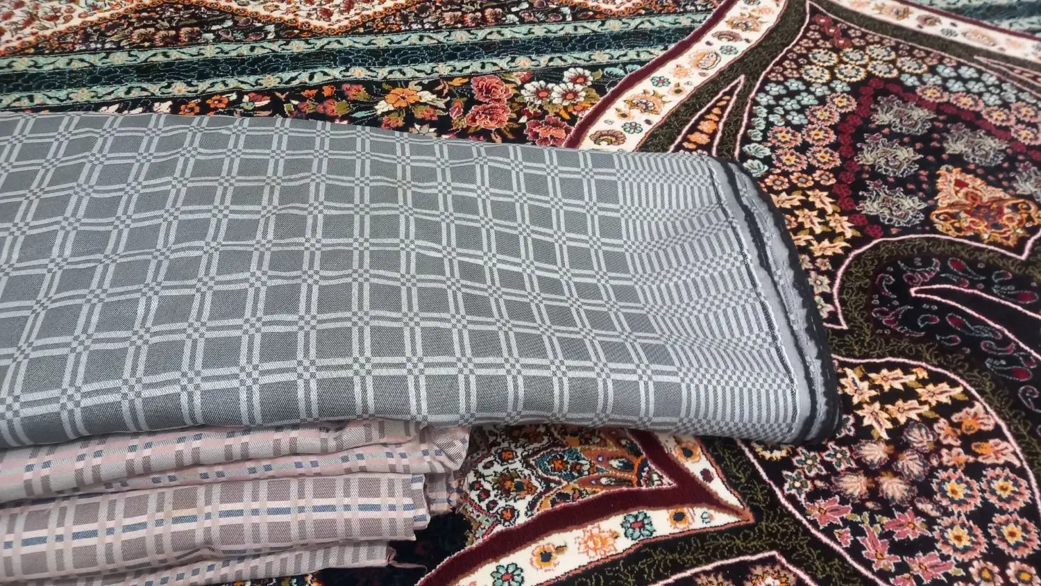 پارچه روفرشی در دورنگ|روفرشی|مشهد, شهید بهشتی|دیوار