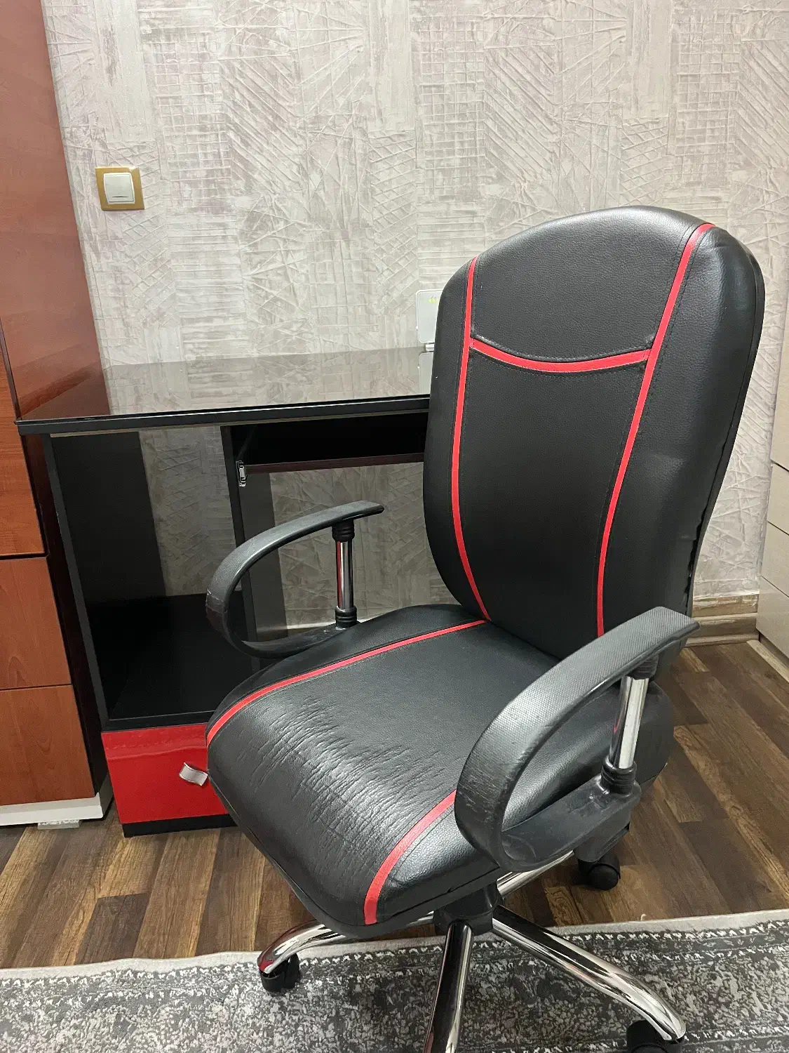 میز تحریر و صندلی|میز تحریر و کامپیوتر|مرند, |دیوار