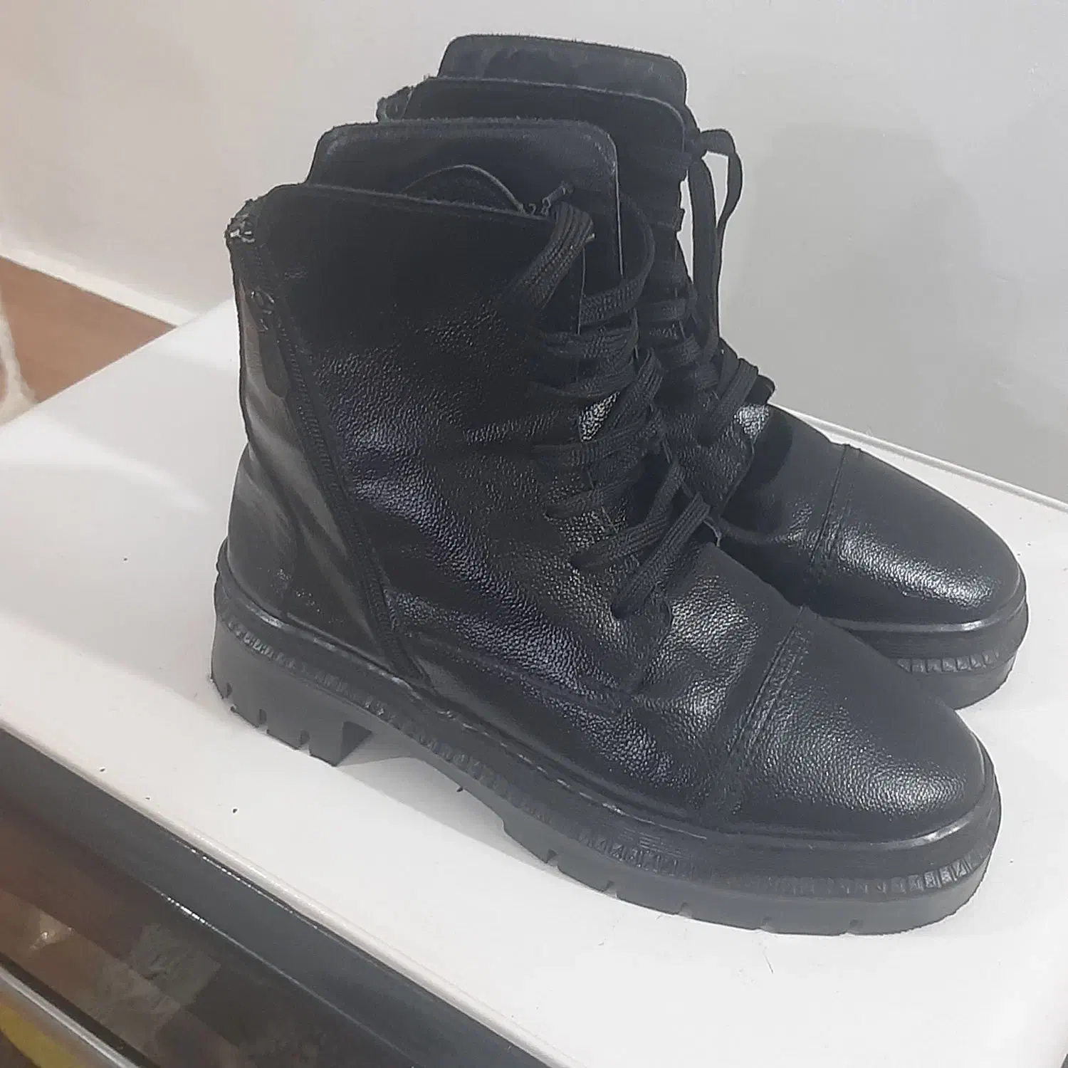 فروش پوتین|کیف، کفش، کمربند|رشت, امین الضرب|دیوار