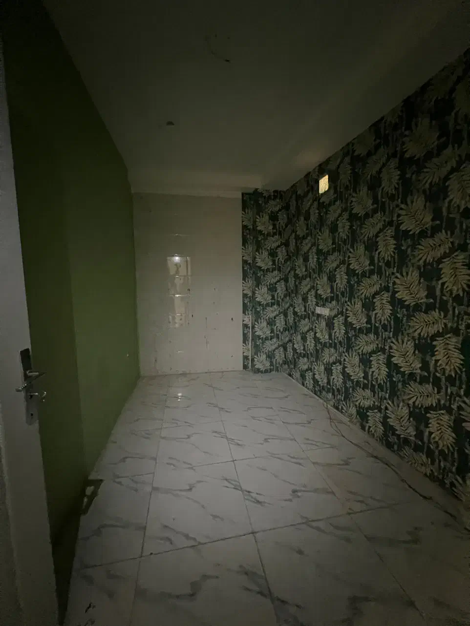 مغازه بر اصلی خیابان گرگان ۸۰متر|اجارهٔ مغازه و غرفه|آزادشهر, |دیوار