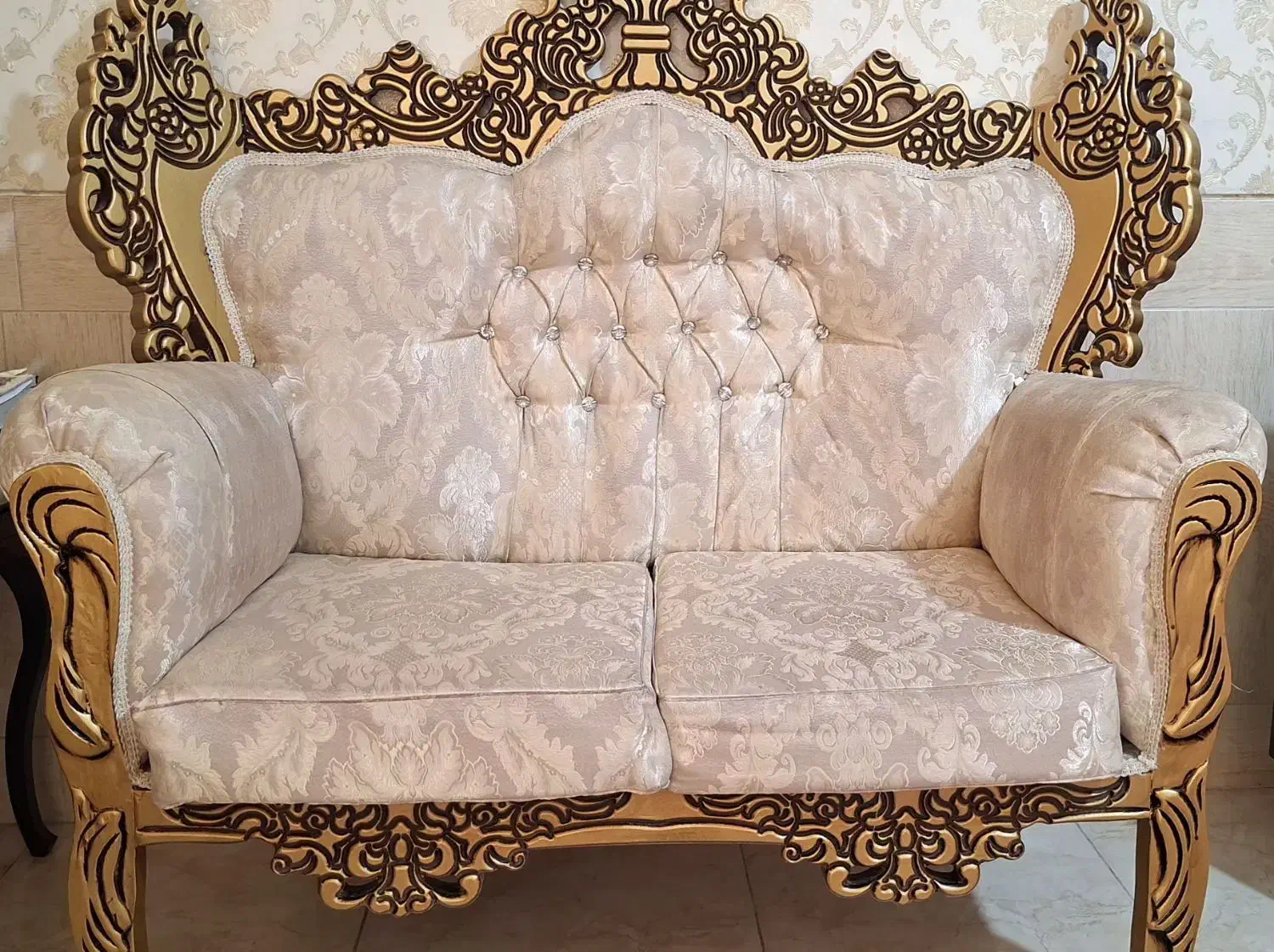 مبل در حد نو|مبلمان خانگی و میز عسلی|شیراز, کوشک میدان|دیوار