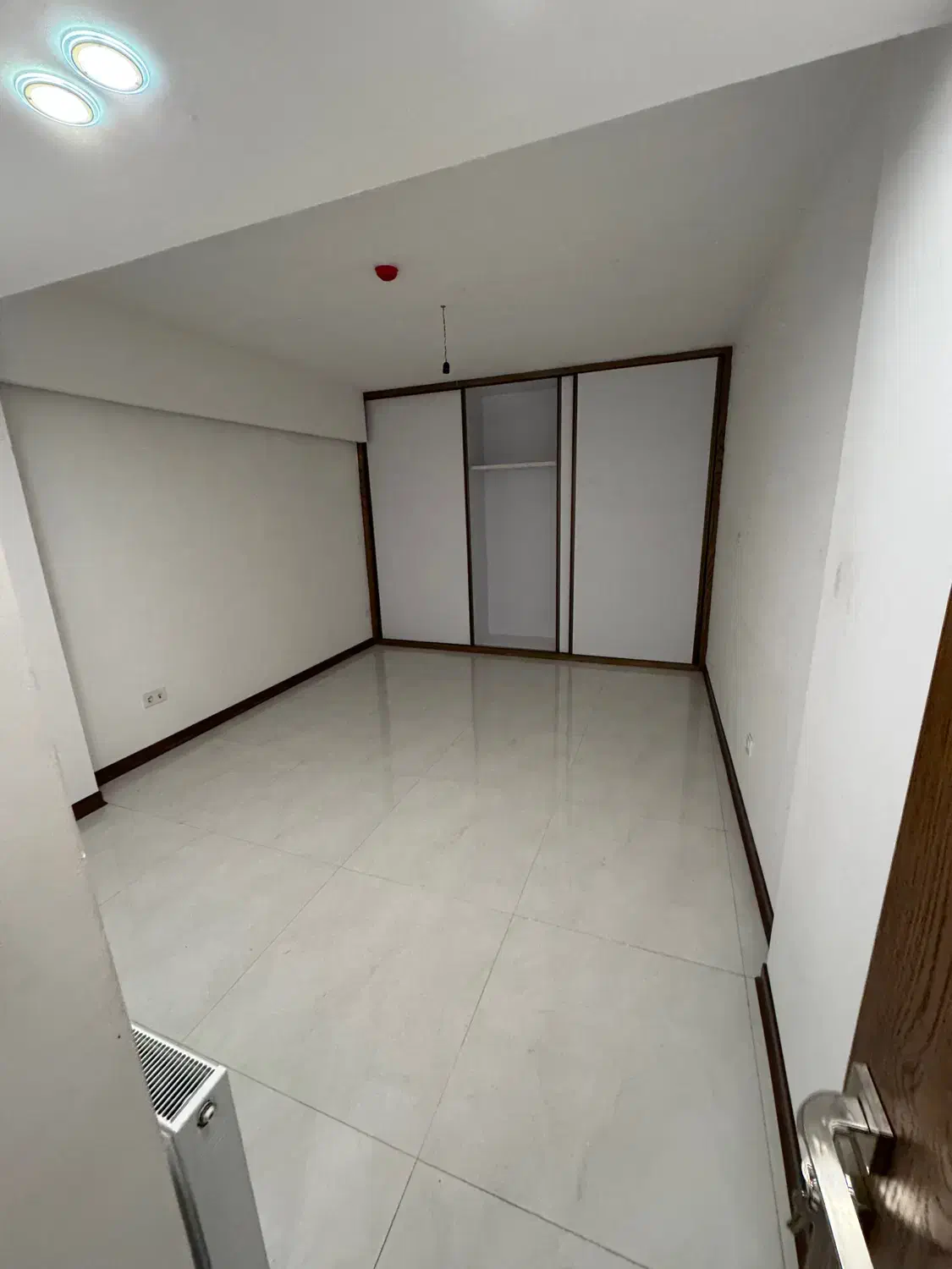 آپارتمان ۱۲۲ متری خ ملک سه خوابه|فروش آپارتمان|اصفهان, ملک|دیوار