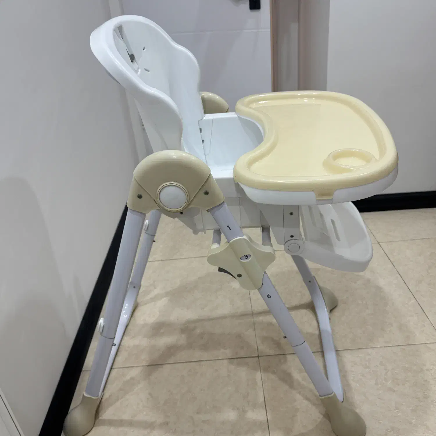 صندلی غذا چیکو|تخت و صندلی بچه|کرج, عظیمیه|دیوار