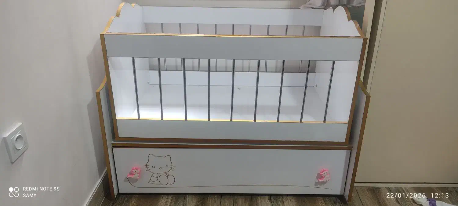 گهواره|تخت و صندلی بچه|بوکان, |دیوار