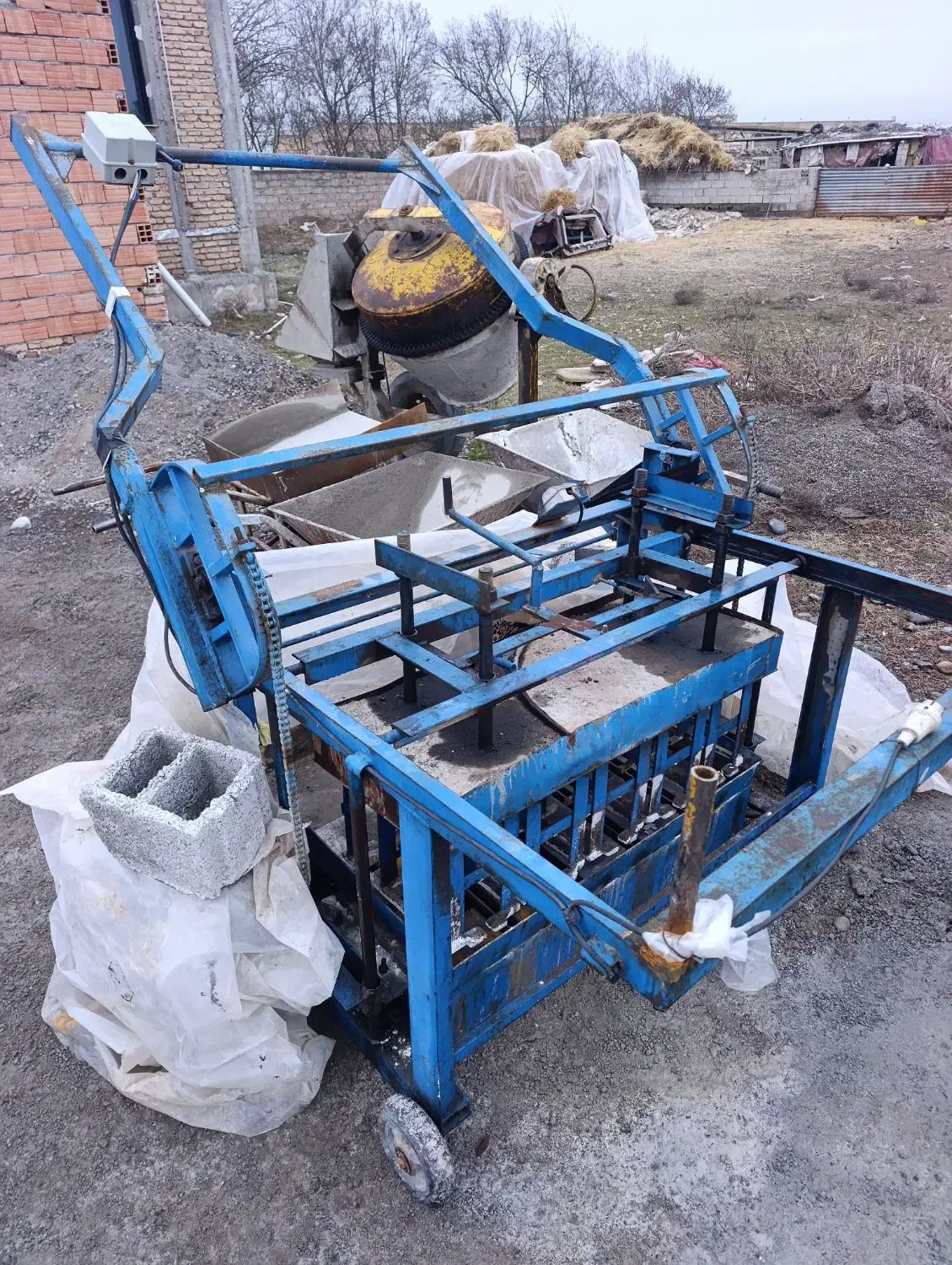 دستگاه بلوک زن|ماشین‌آلات صنعتی|پارس‌آباد, |دیوار