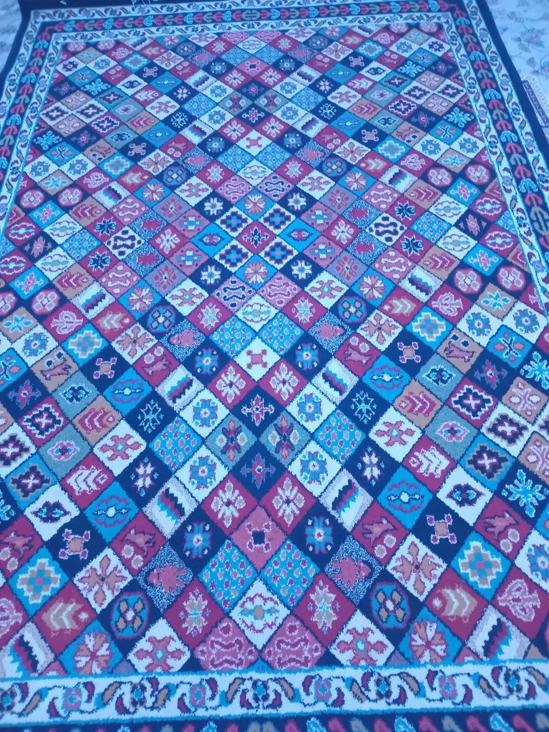 گلیم فرش و کناره در حد نو|فرش|سنندج, |دیوار