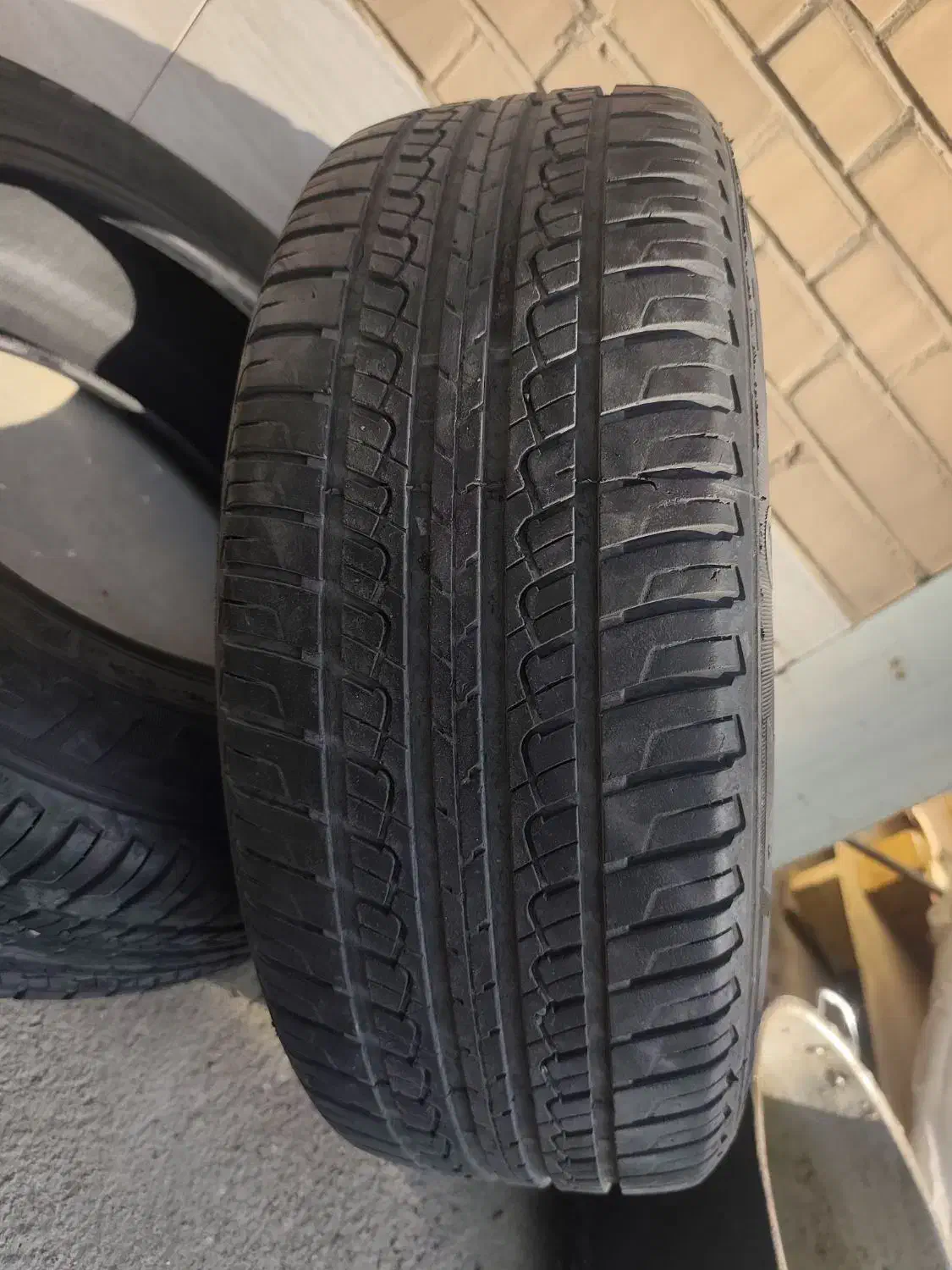 لاستیک ۲۰۵/۶۰/۱۵|قطعات یدکی و لوازم جانبی|شیراز, شهرک صنعتی شیراز|دیوار