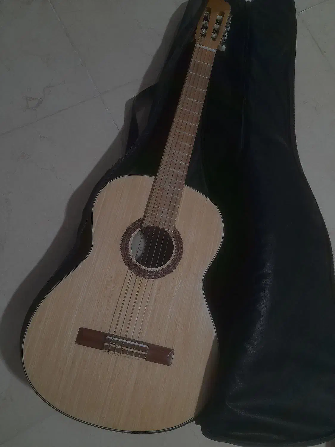 گیتار درجه یک خودم یه یاماها خریدم میخام بفروشمش|گیتار، بیس، امپلیفایر|مبارکه, |دیوار