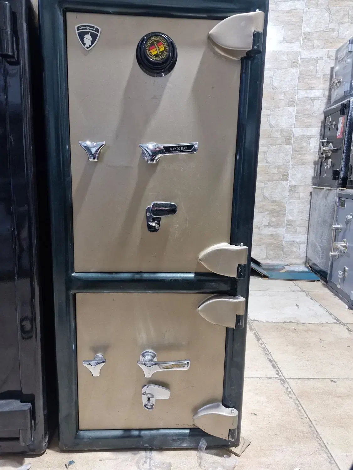 گاوصندوق مدل 550 طلائی دو در|ابزارآلات|تبریز, |دیوار