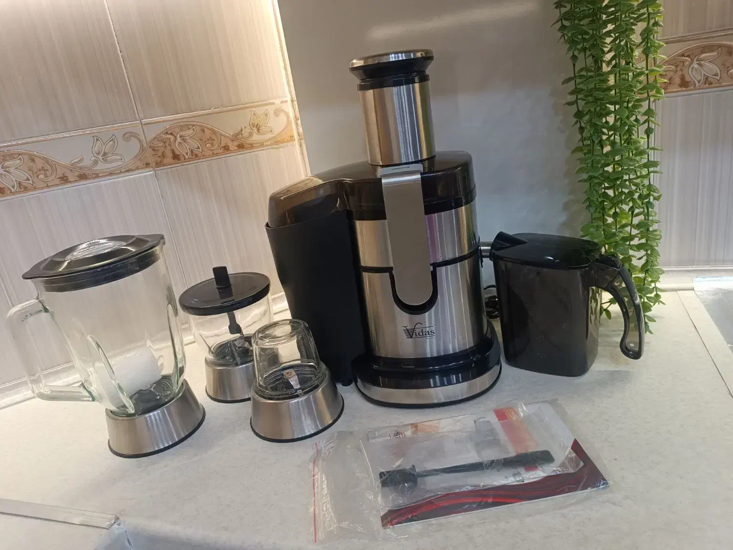 آبمیوه گیری..ویداس پنج کاره|آبمیوهگیر و آبمرکباتگیر|بروجرد, |دیوار