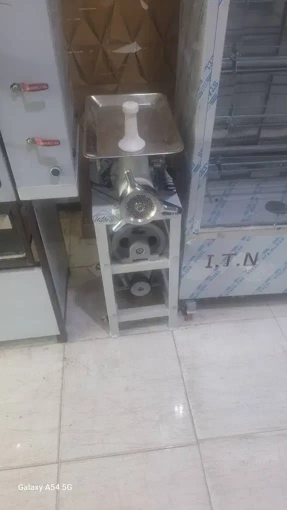 چرخ گوشت صنعتی تسمه ای آک|کافیشاپ و رستوران|قم, الغدیر|دیوار