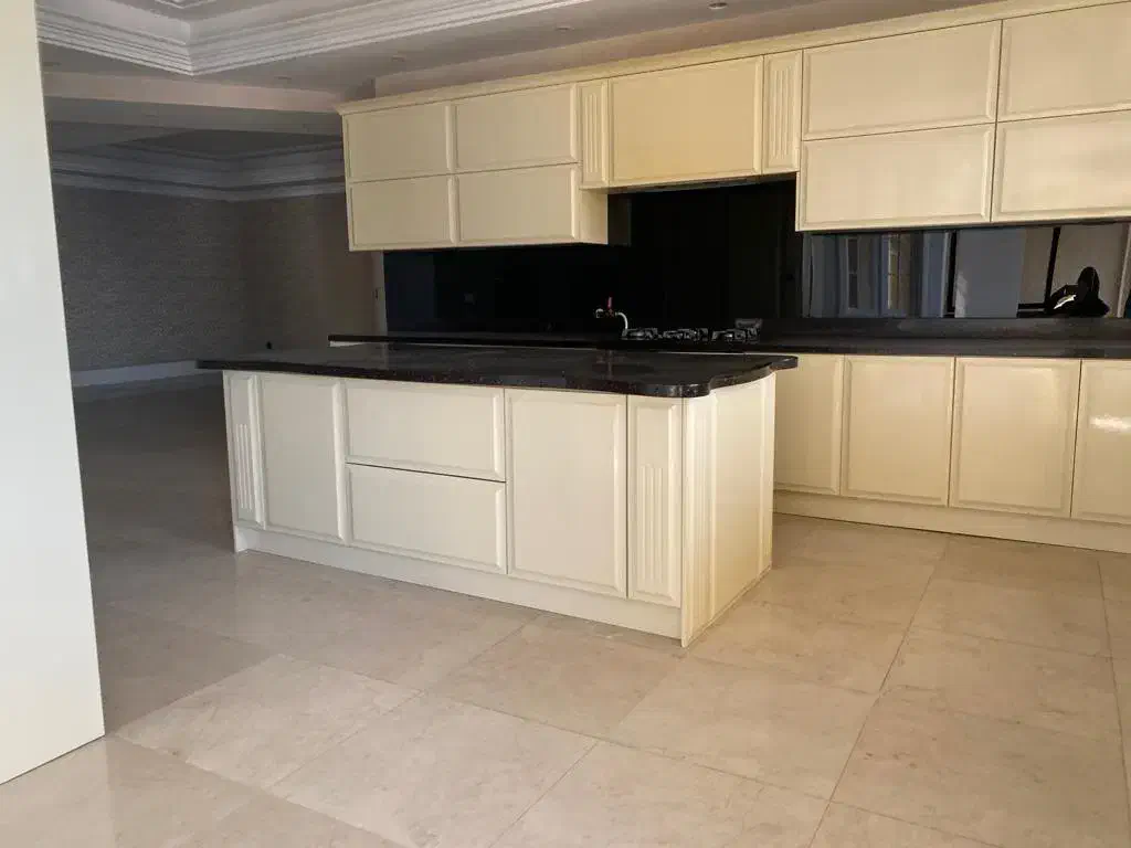 آپارتمان ۲۹۰متری فرمانیه/بام راد