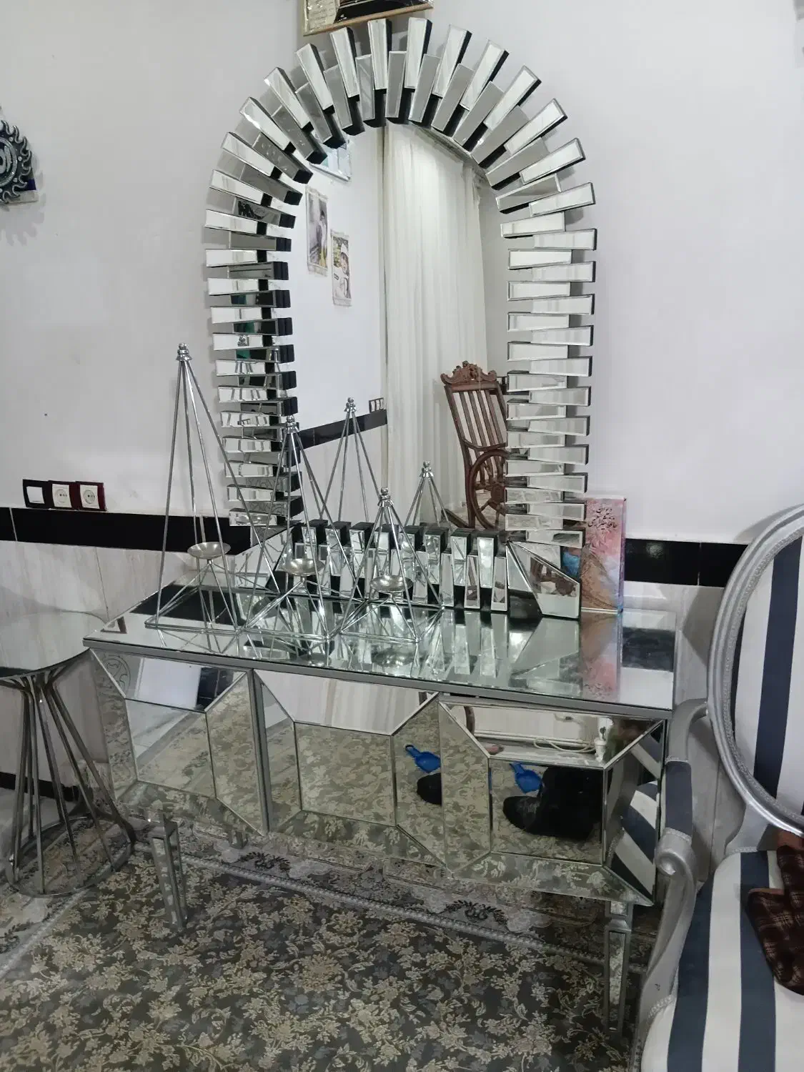 آیینه کنسولی و میز تلویزیون ساعت و صندلی راک|بوفه، ویترین، کنسول|کرمانشاه, |دیوار