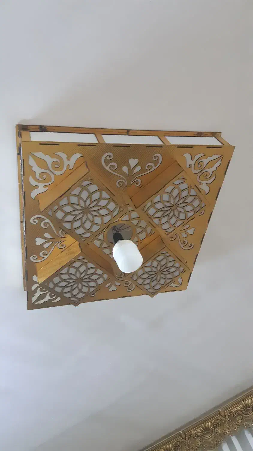 لوستر چوبی طلایی|لوستر و چراغ آویز|مشهد, سپاد|دیوار