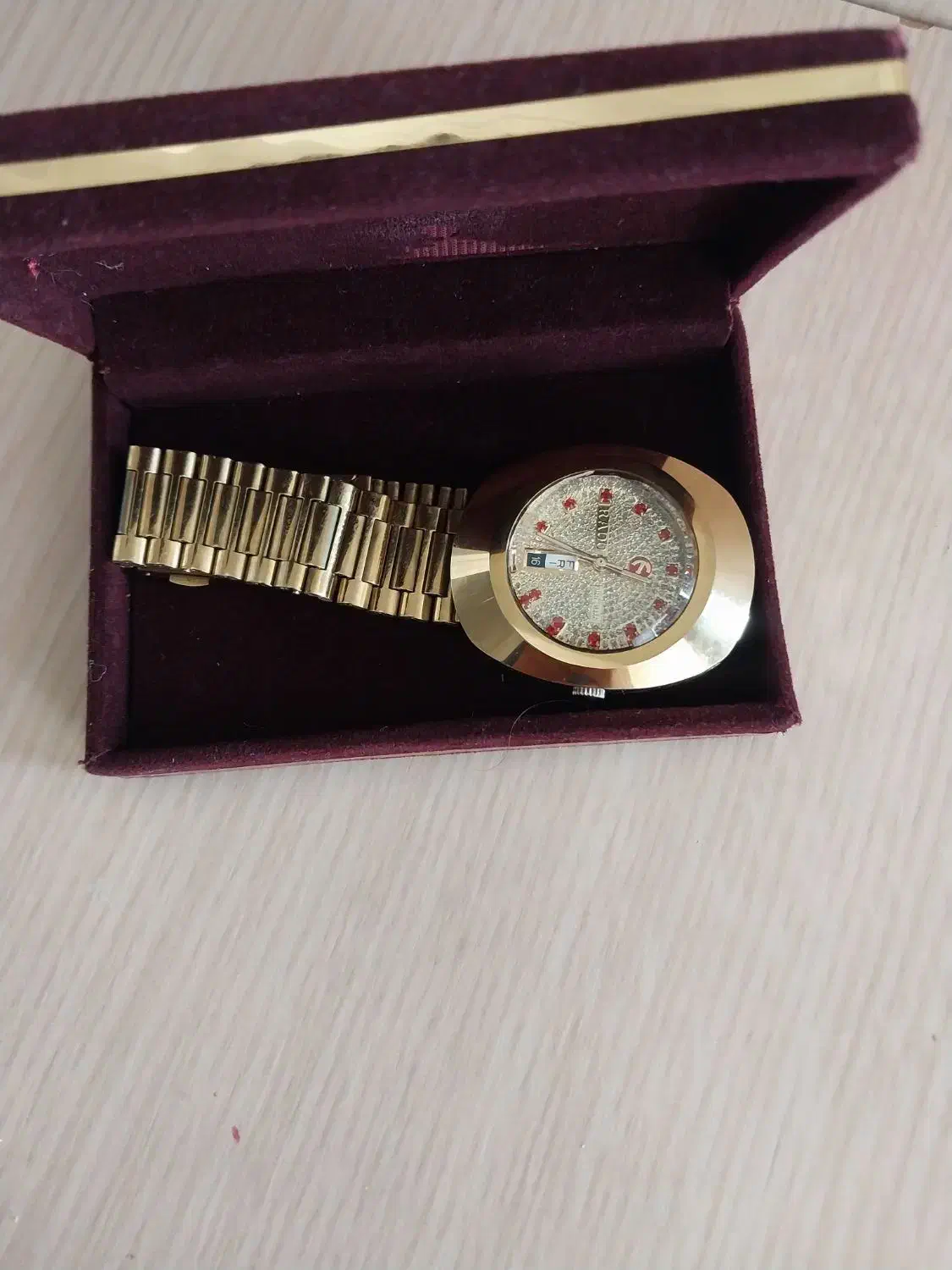 ساعت رادو سوئیسی بی نظیر|ساعت|شیراز, سعدیه شمالی|دیوار