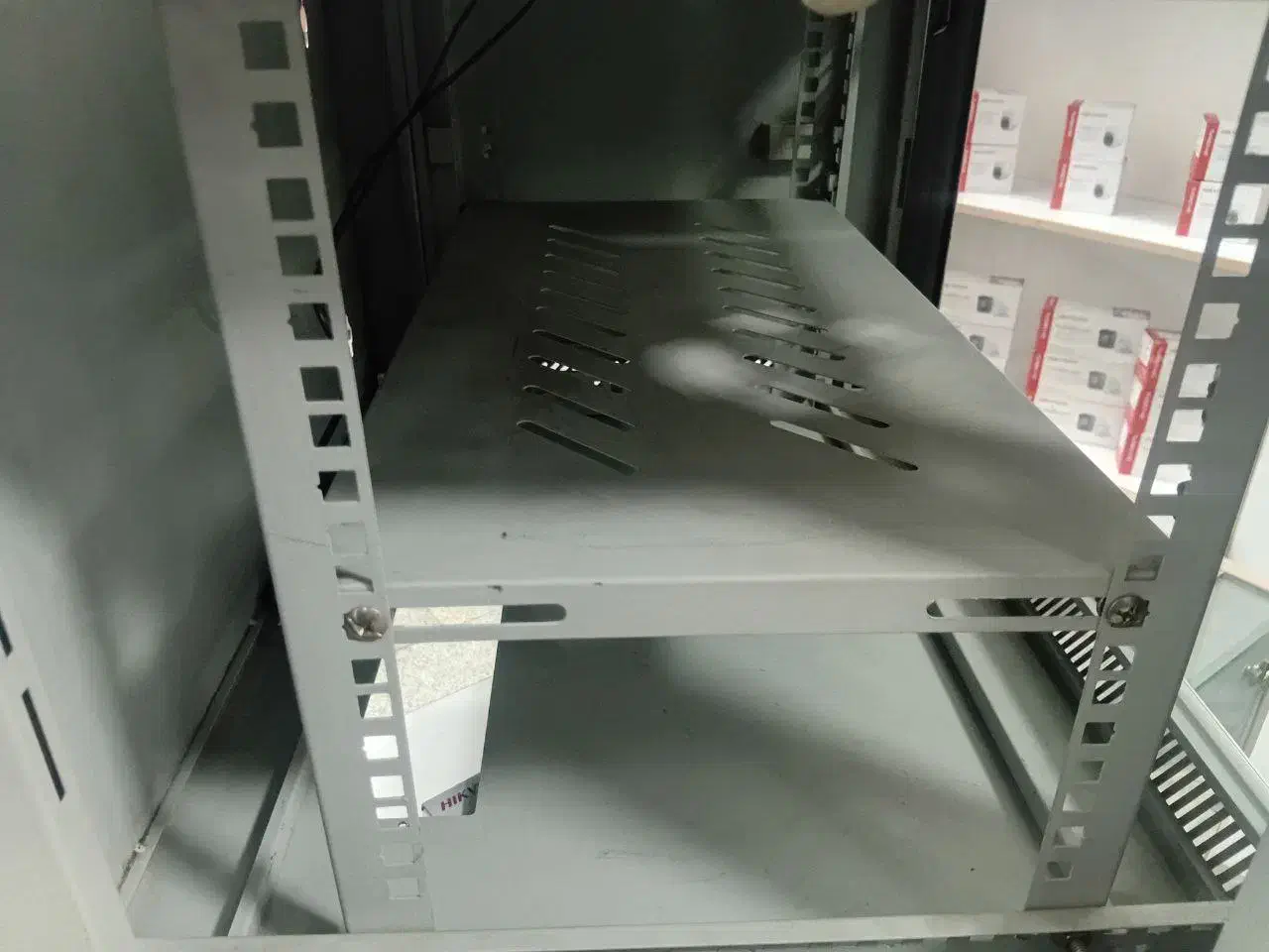 رک شبکه دیواری ۶ یونیت عمق ۴۵|مودم و تجهیزات شبکه|تهران, عبدلآباد|دیوار