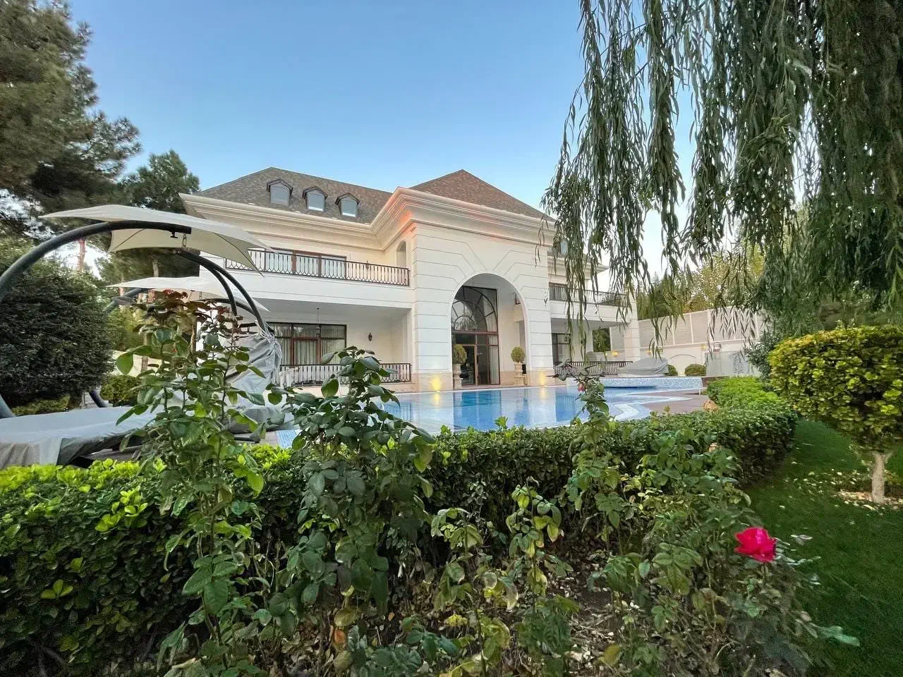 ویلا باغ شهرک طاووسیه/افشاریه /الهیه/بانوسحرا|فروش خانه و ویلا|هشتگرد, طاووسیه|دیوار