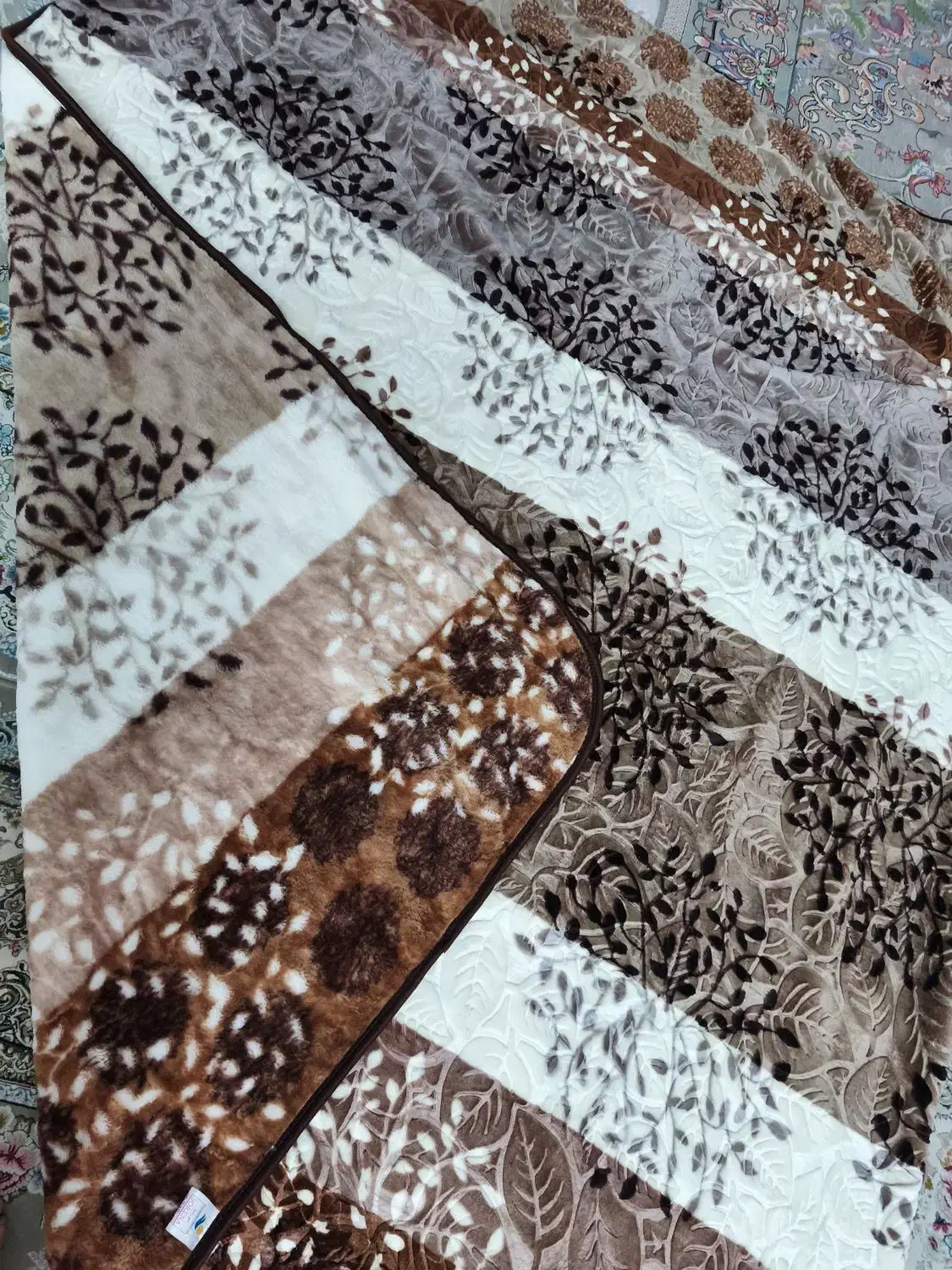 پتو|رختخواب، بالش، پتو|کرج, شهرک جهان آرا|دیوار