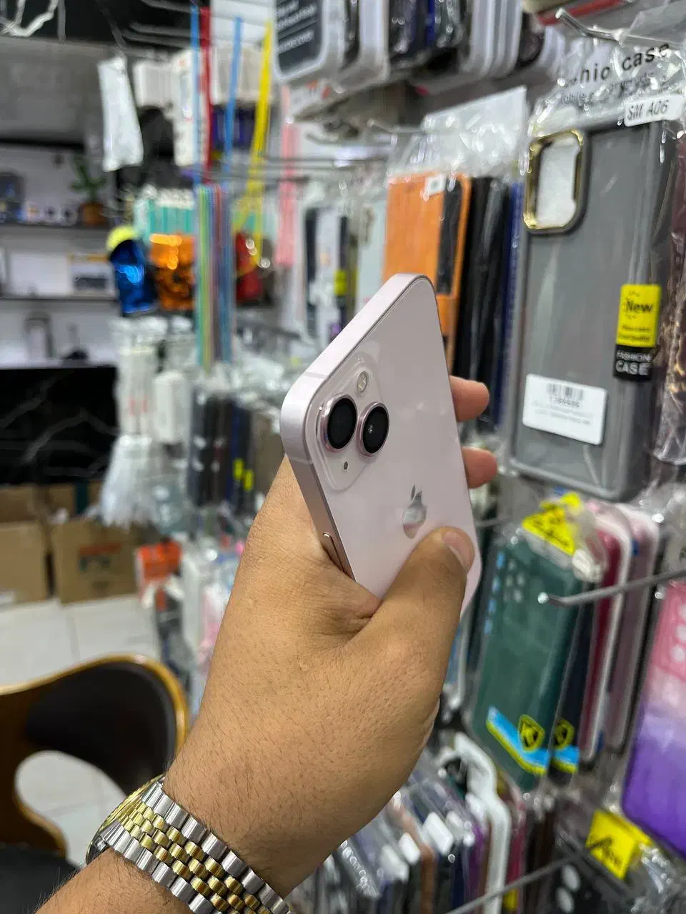 اپل iPhone 13 با حافظهٔ ۱۲۸ گیگابایت|موبایل|رباط‌کریم, رباط‌کریم|دیوار