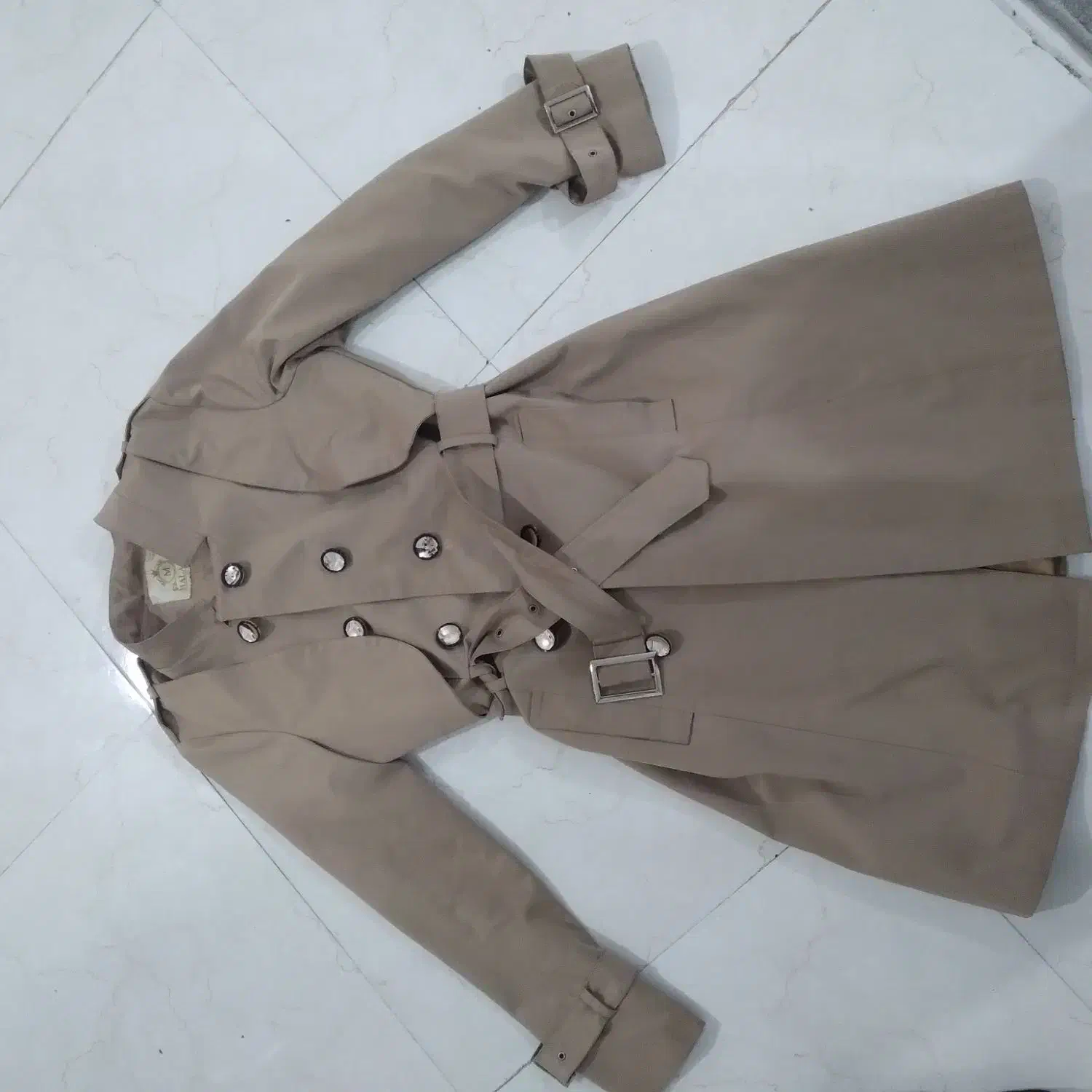 بارونی|لباس|بروجرد, |دیوار