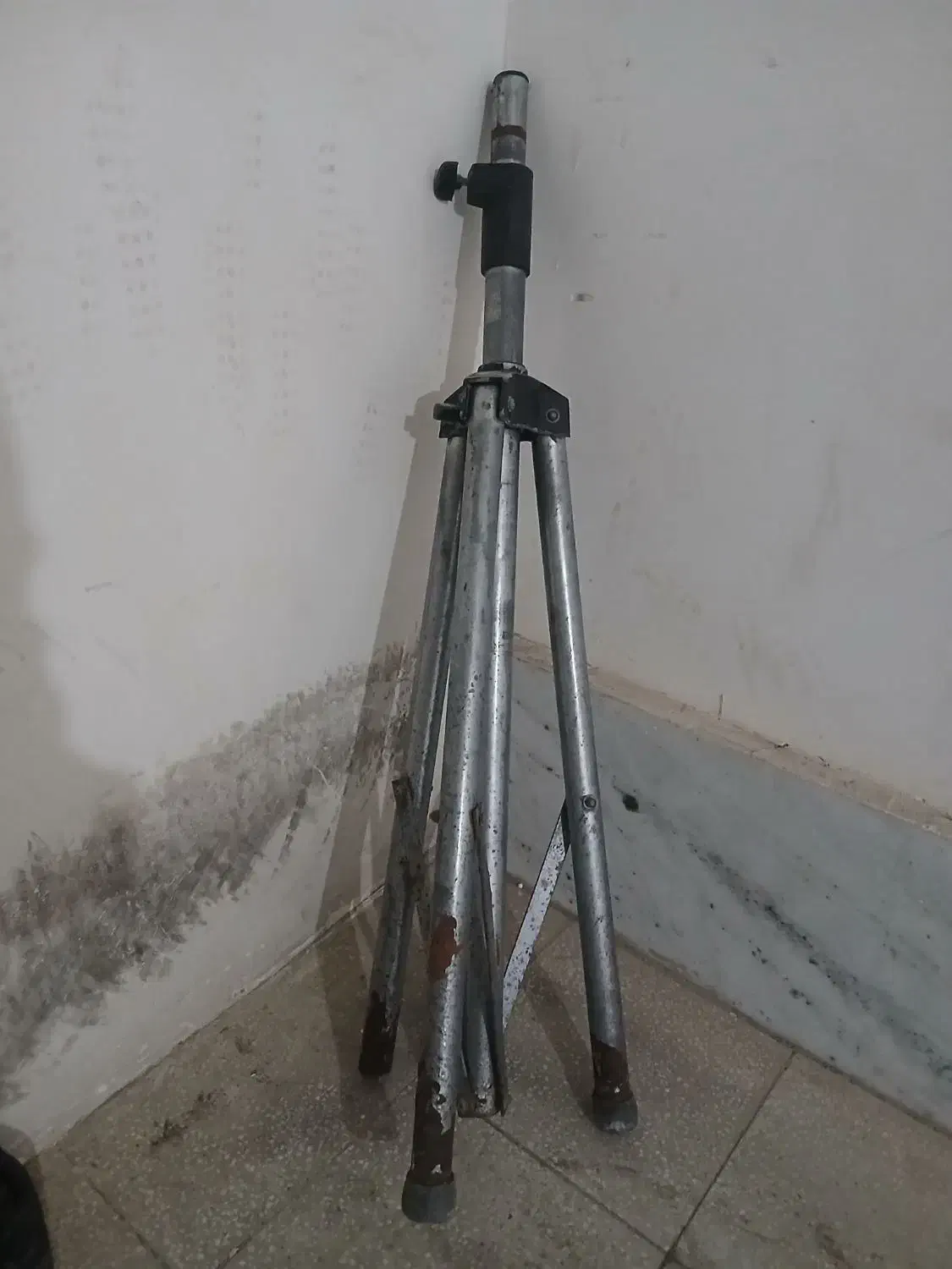 پایه باند|دوربین عکاسی و فیلم‌برداری|سبزوار, توحیدشهر|دیوار