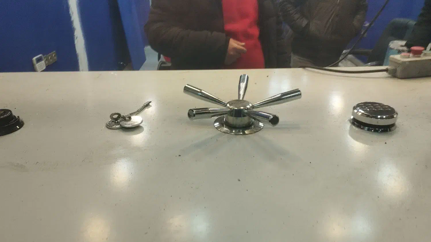 پیچی و زنجیری گاوصندوق اسانسوری کریمی|ابزارآلات|سده (خراسان جنوبی), |دیوار