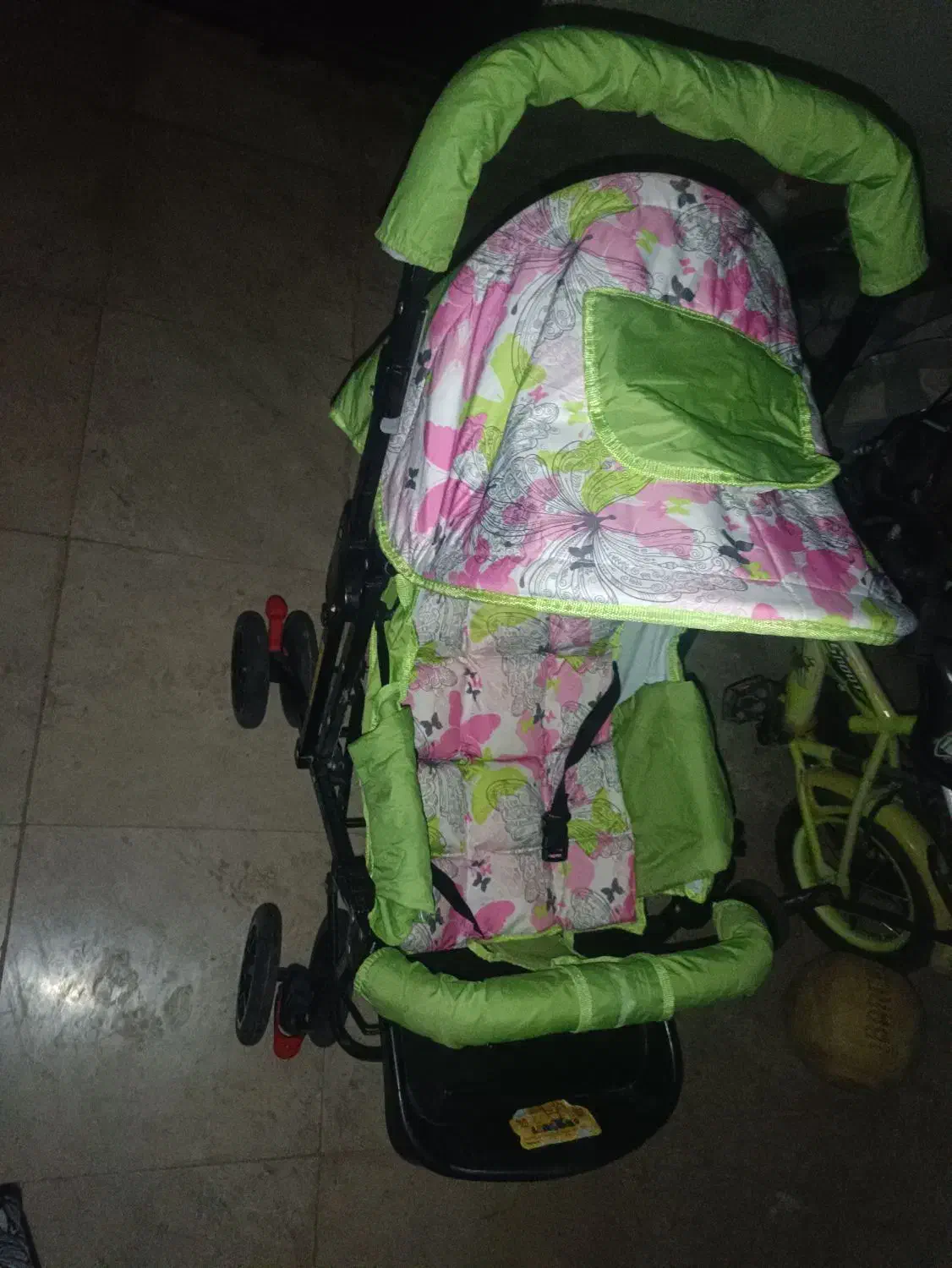 کالسکه|اسباب و اثاث بچه|قائن, |دیوار