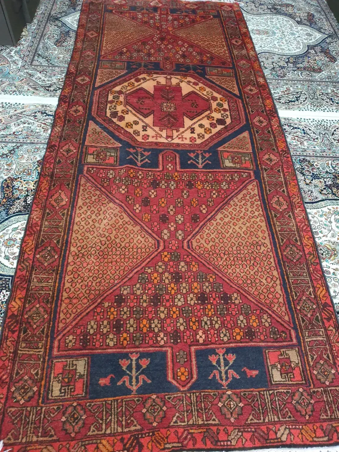 فرش دستباف عتیقه|فرش|ارومیه, |دیوار