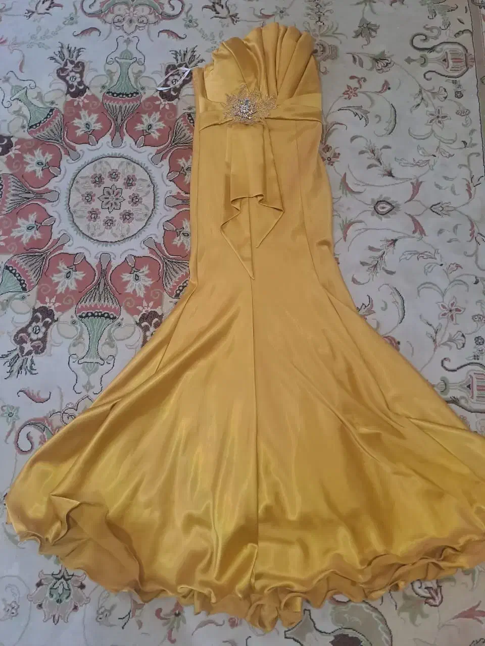 لباس عقد|لباس|خرمآباد, |دیوار