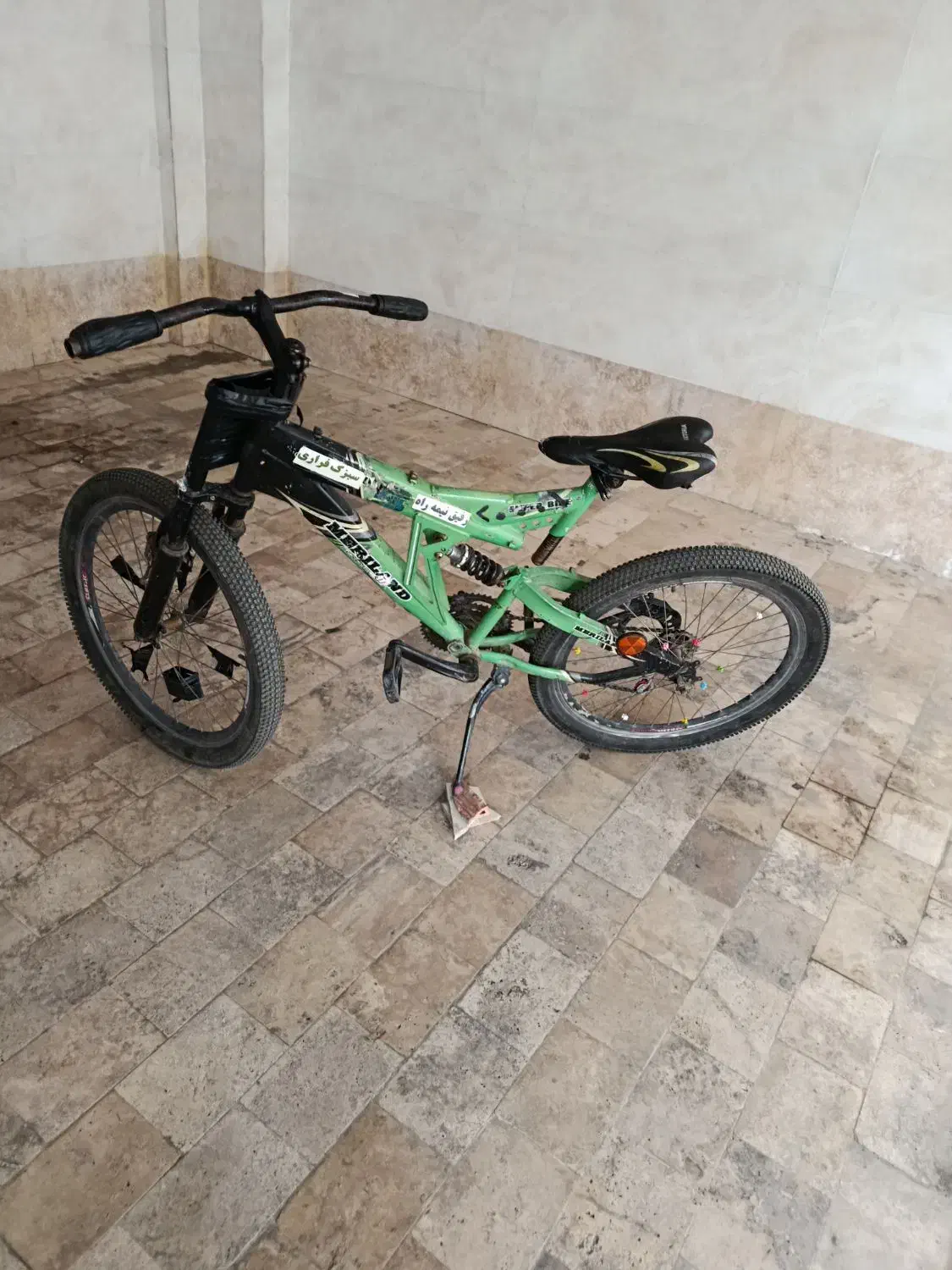 دوچرخه|دوچرخه، اسکیت، اسکوتر|گنبد کاووس, |دیوار