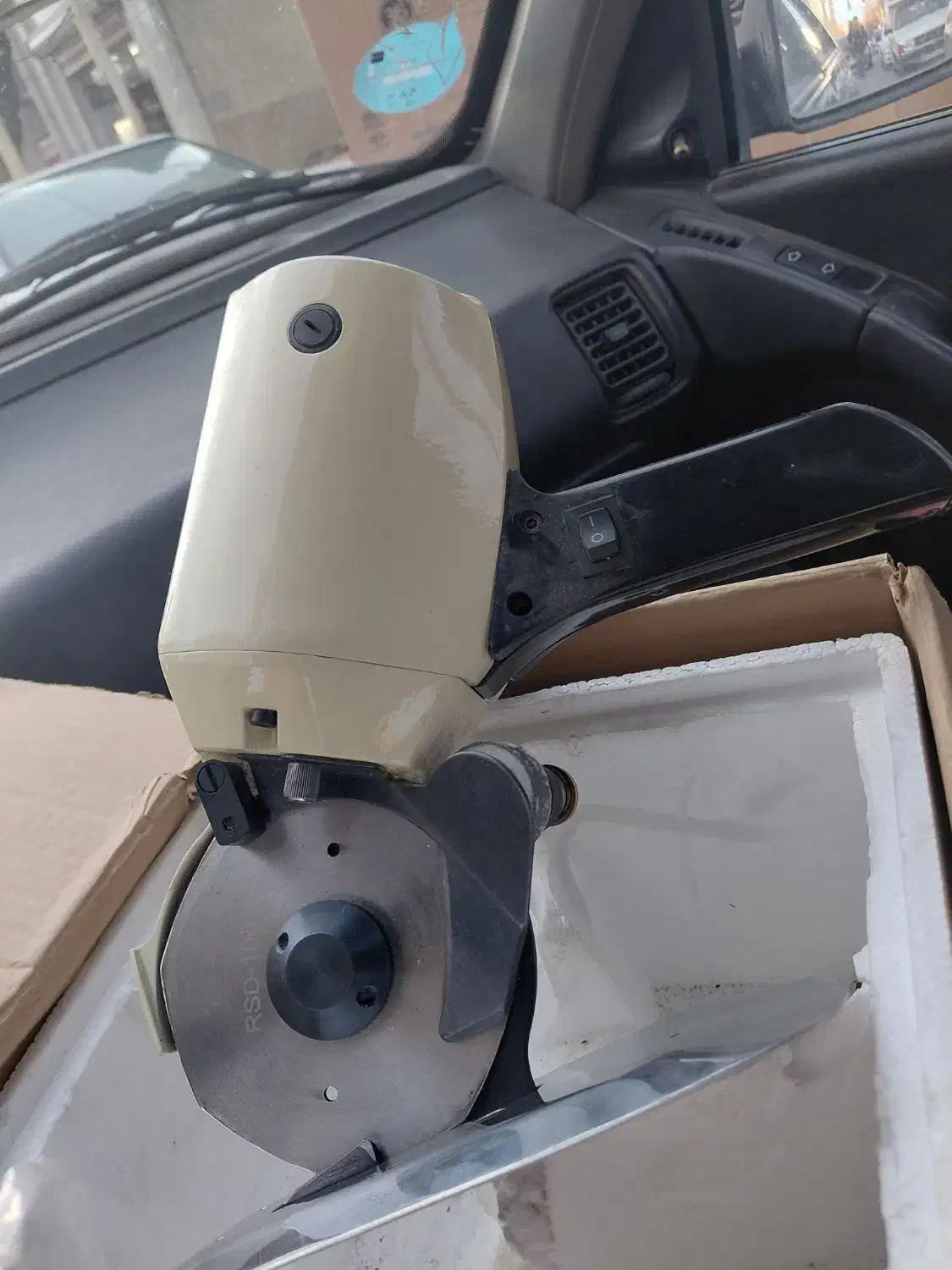 قیچی پارچه بر برقی|لوازم خیاطی و بافتنی|شهرکرد, |دیوار