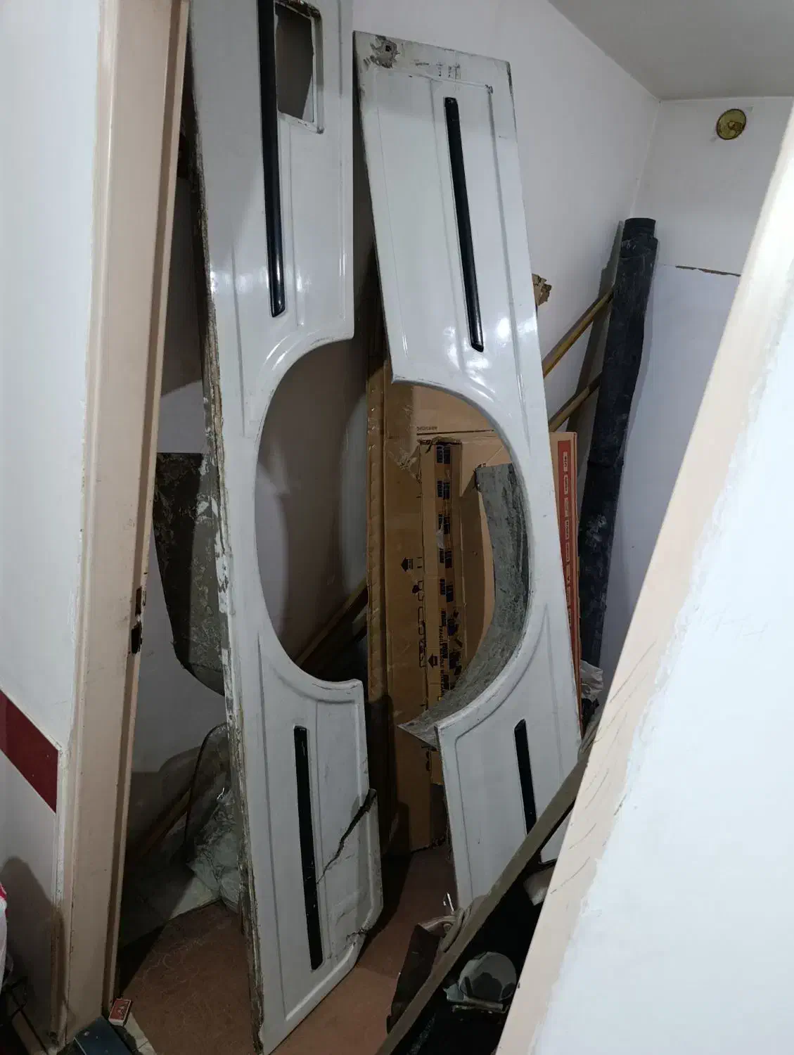 فلاپ بغل نیسان یخچالدار گلگیر|قطعات یدکی و لوازم جانبی|رباط‌کریم, رباط‌کریم|دیوار