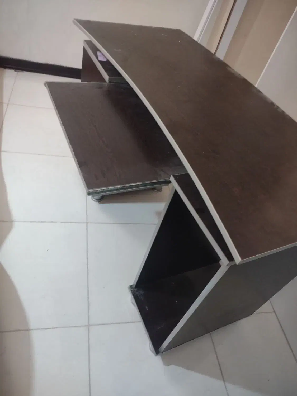 میز کامپیوتر در حد نو|میز تحریر و کامپیوتر|کرج, شهرک سپهر|دیوار