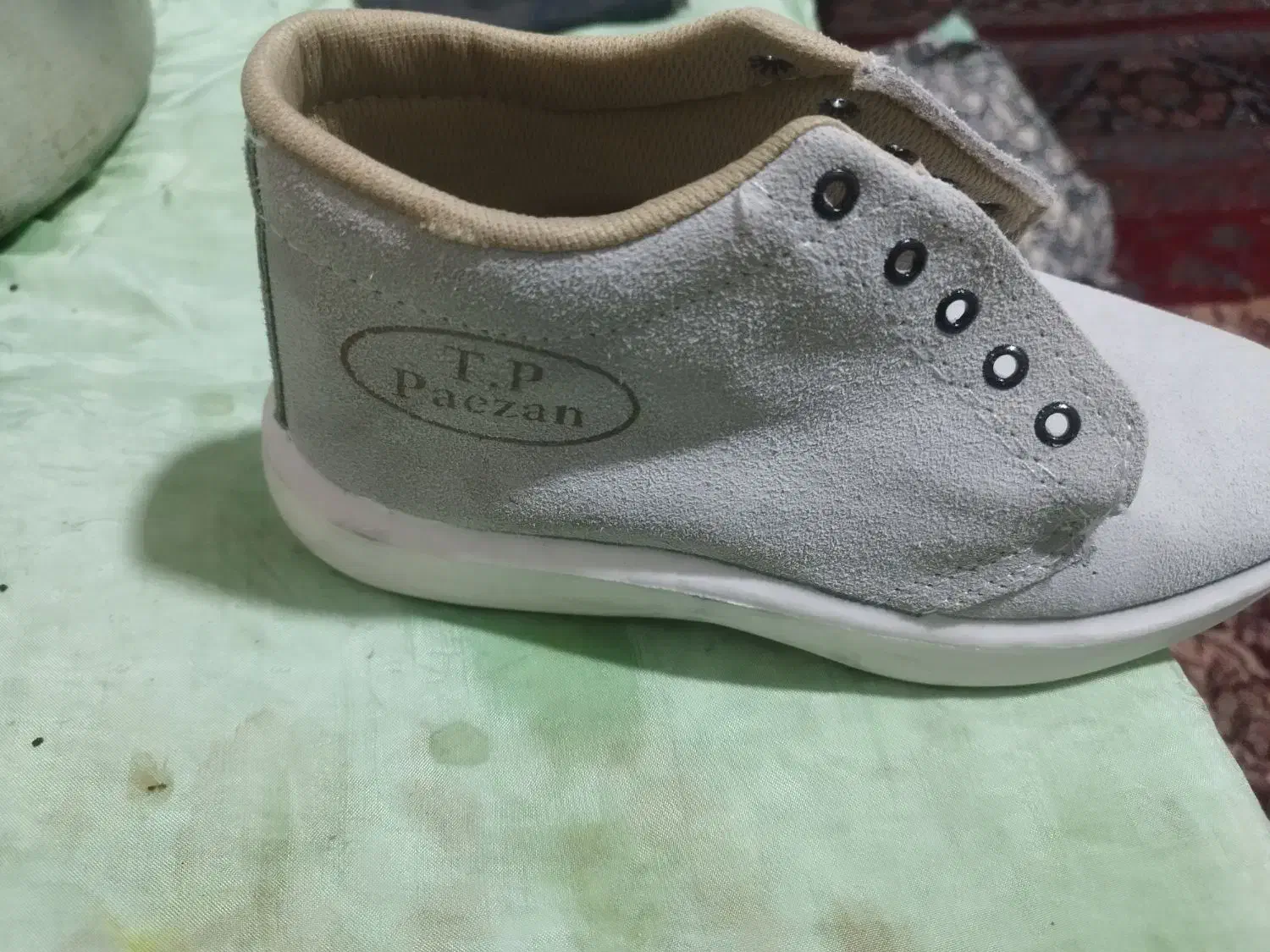 کفش کوهستان نو نو|کیف، کفش، کمربند|قم, شاه ابراهیم|دیوار