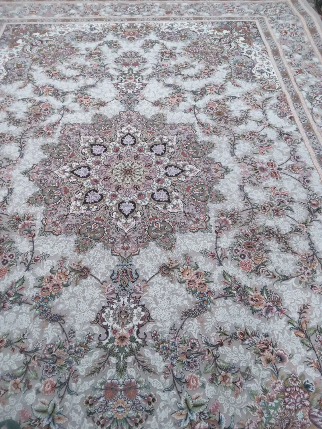 نونو|فرش|قم, قلعه کامکار|دیوار